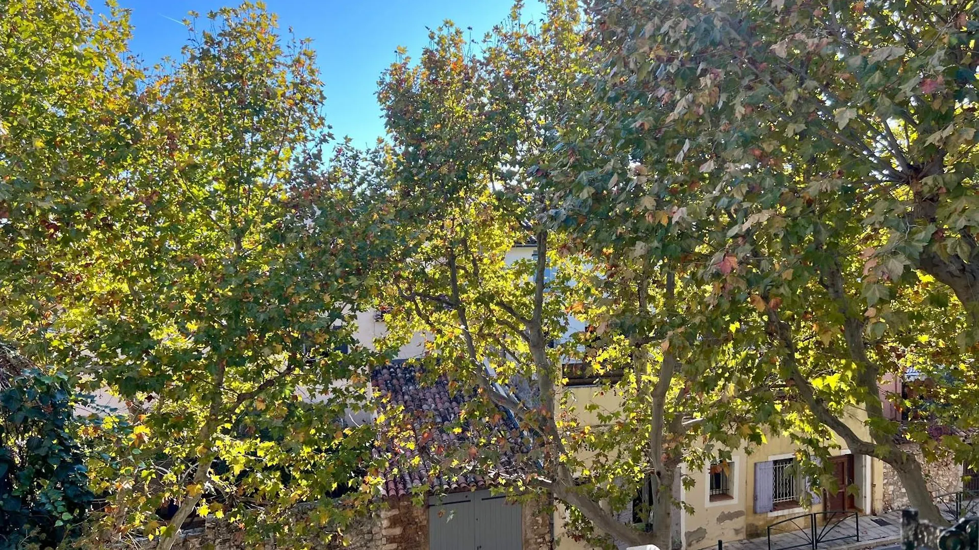 L'Escapade - Charmant Studio Au Coeur Du Village Saint-Maximin-la-Sainte-Baume France